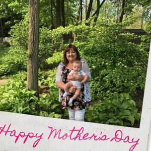 Meet your Posher, Mona