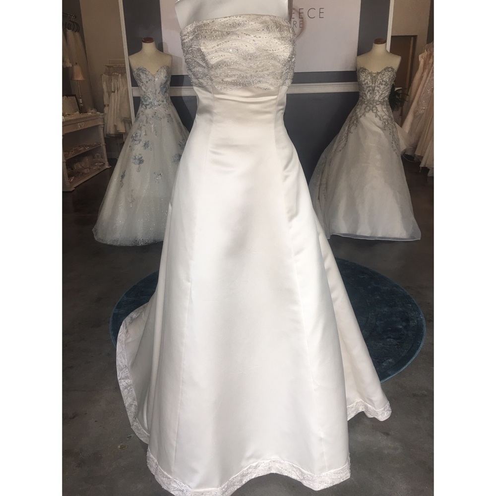 Anjolique Ivory Bridal Gown