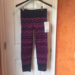 NWT Lululemon Ebb To Street Pant Size 6