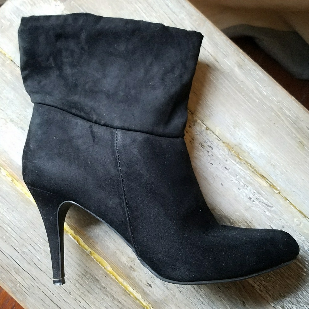 🎉 FINAL PRICE DROP🎉 MERONA Faux Suede Booties