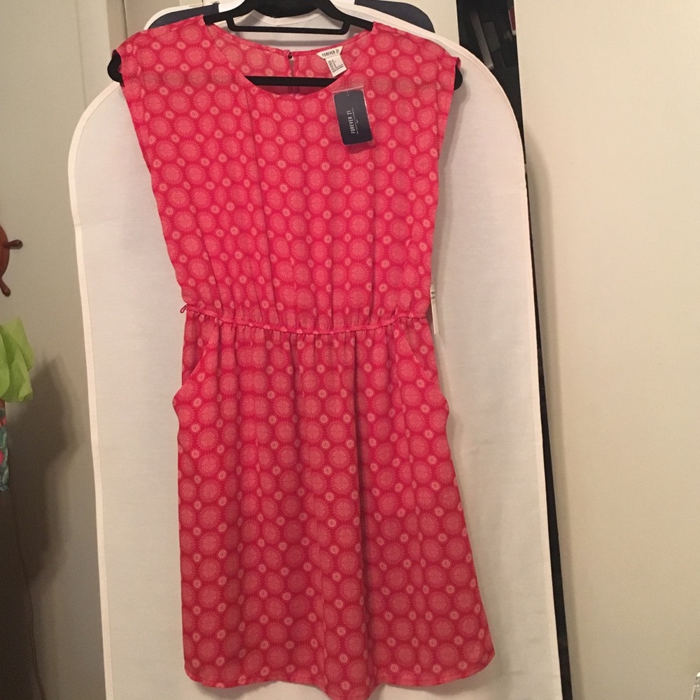 NWT Forever 21 dress. Never worn