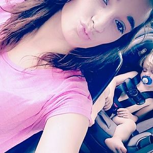 Meet your Posher, Dina