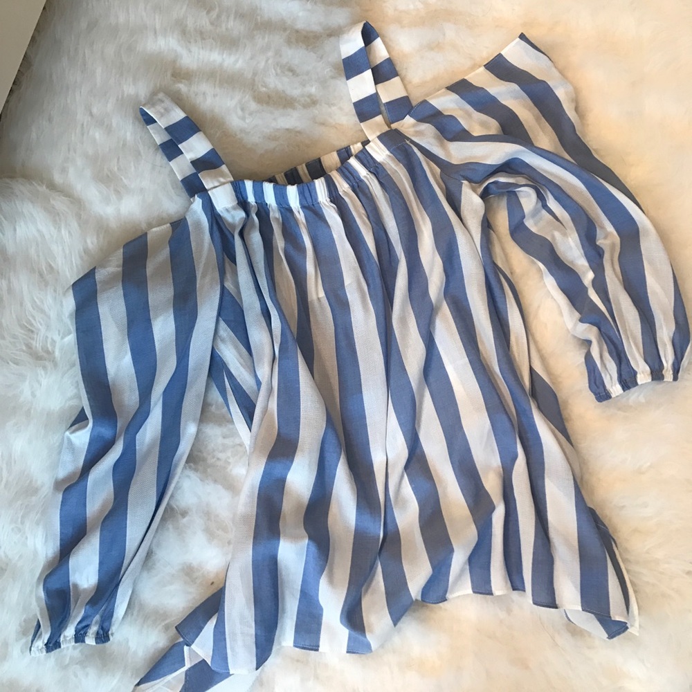 NWT Vince Camuto Off Shoulder Striped Top