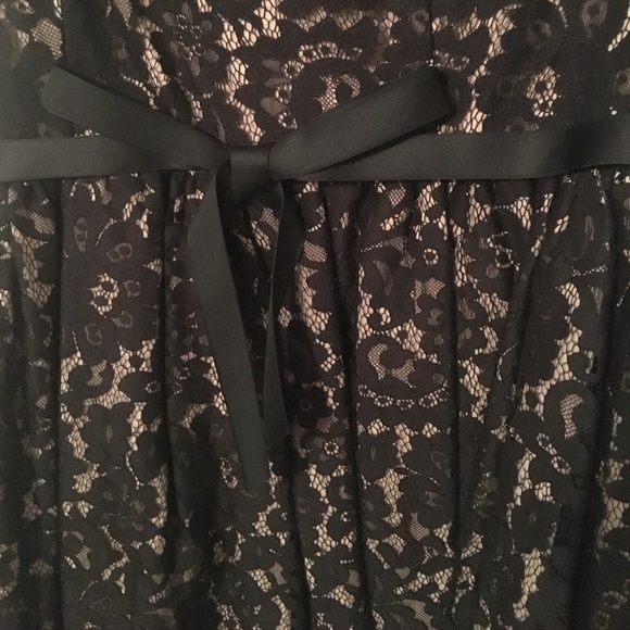 Neiman Marcus/Robert Rodriguez Lace Party Dress - Picture 2 of 6