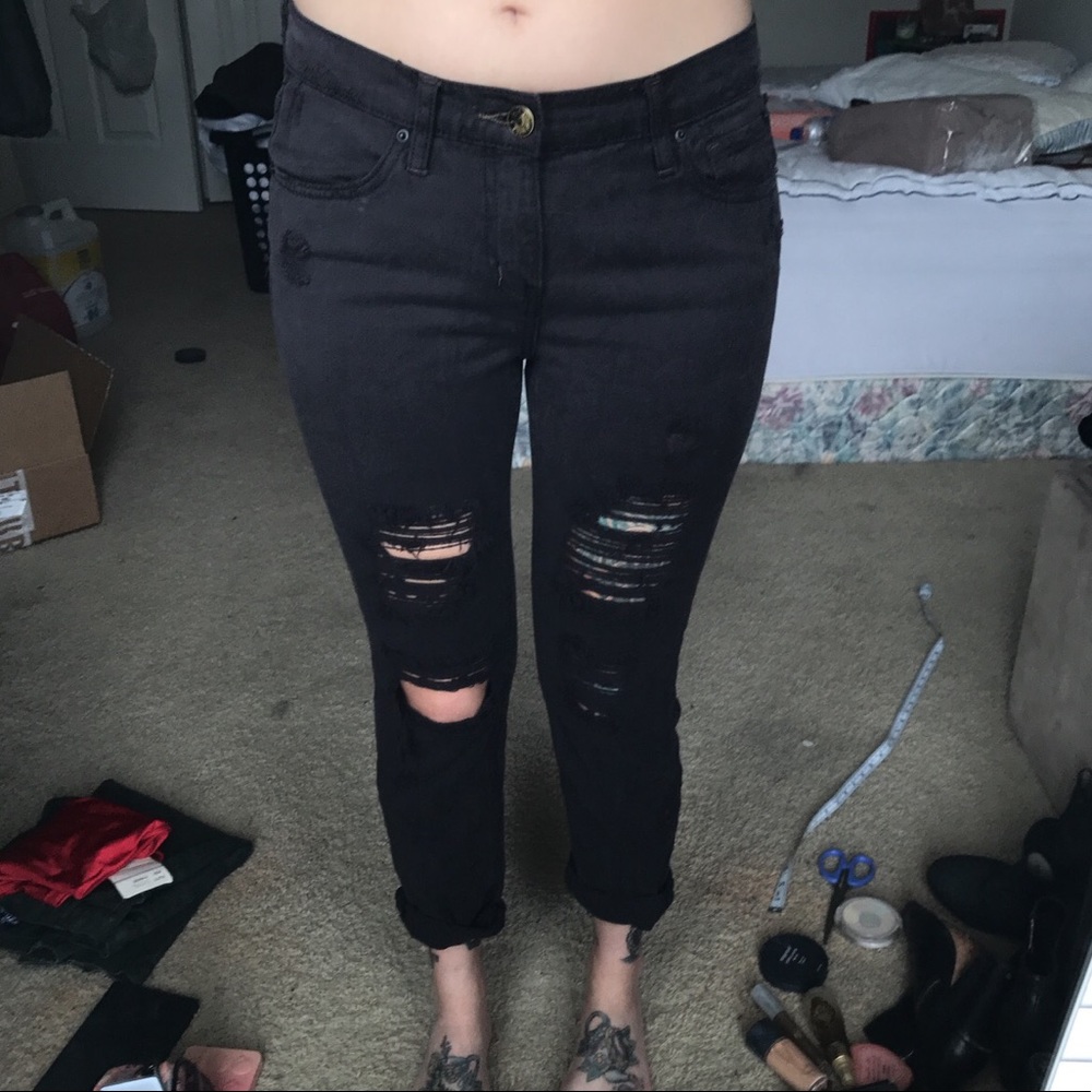BDG boyfriend ripped jeans