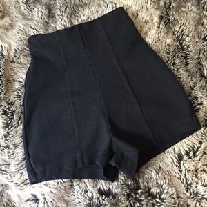 Brandy Melville high-waisted short