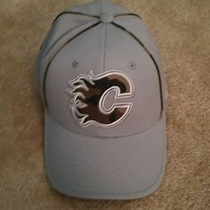 Sale! REEBOK CALGARY FLAMES CAP