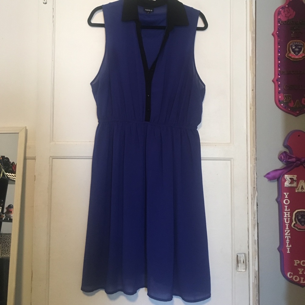 Final price drop Torrid blue sleeveless dress