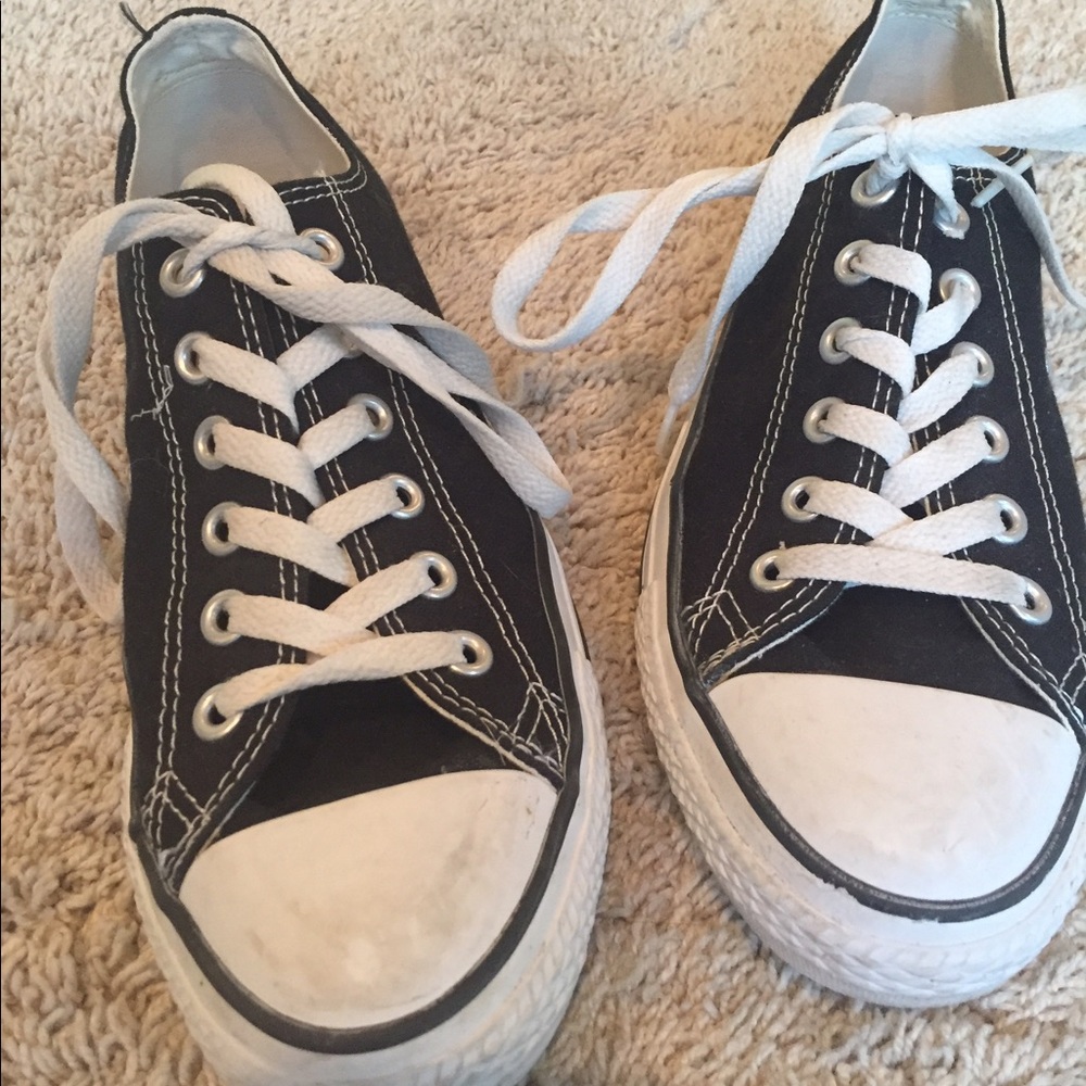 black low top converse