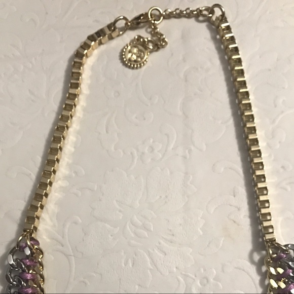 Must Have Necklace - Picture 4 of 6