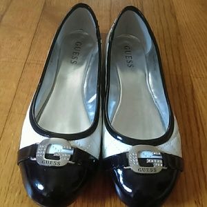 Guess flats