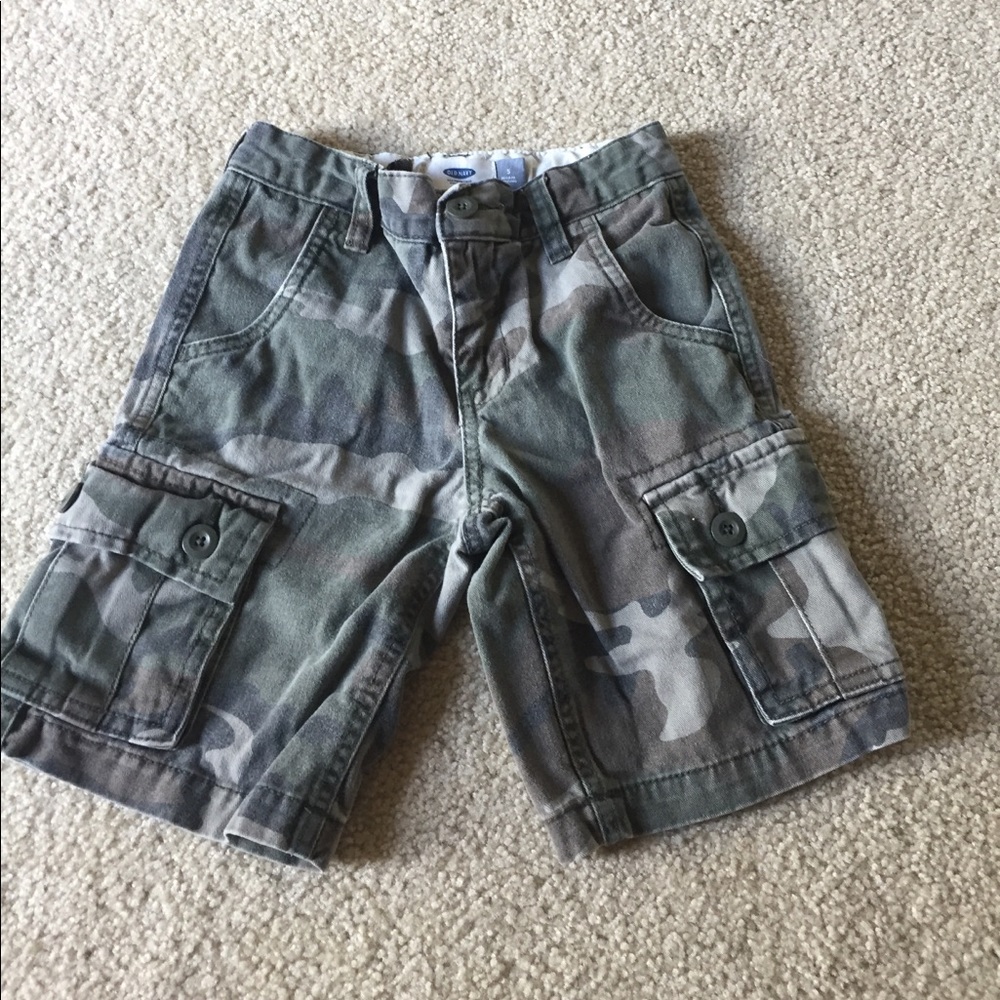 Old Navy Camo Cargo Shorts, Size 5