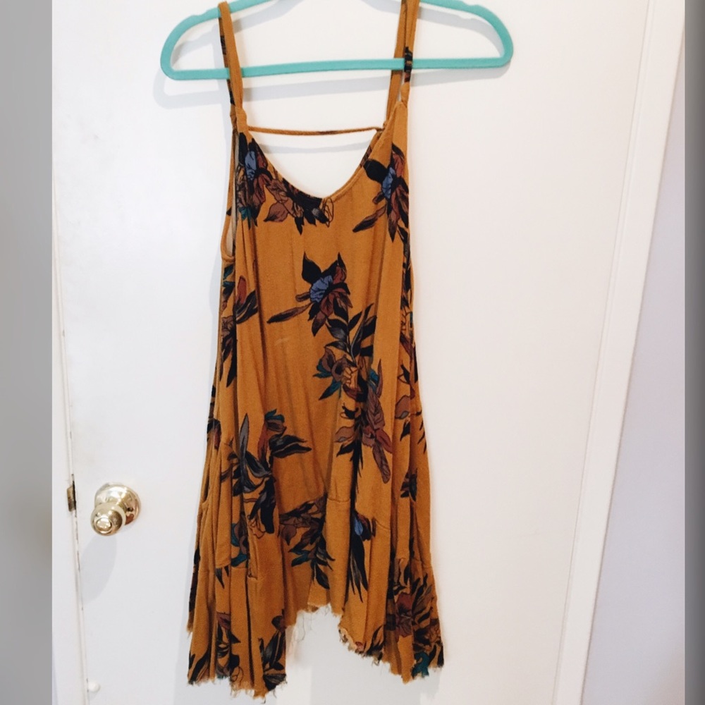 Beautiful flowy floral dress