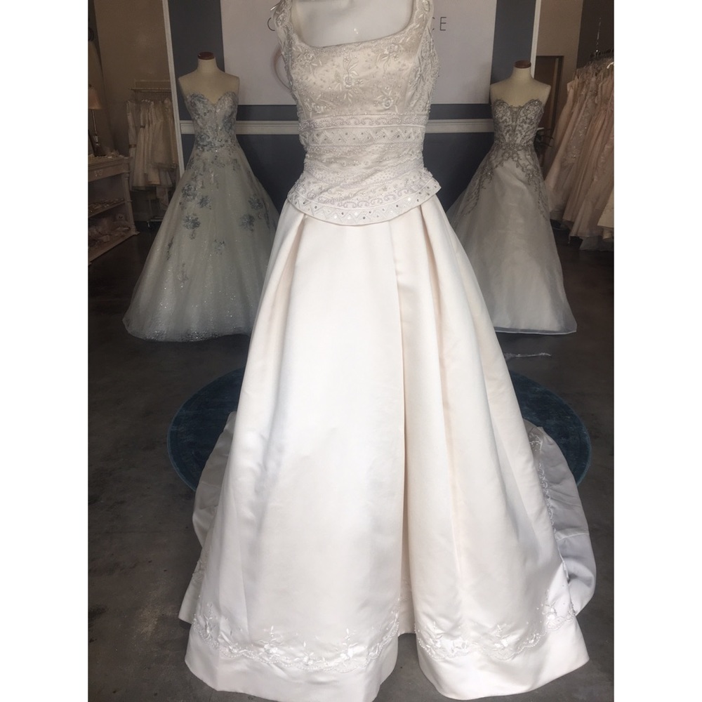 Anjolique Ivory Bridal Gown