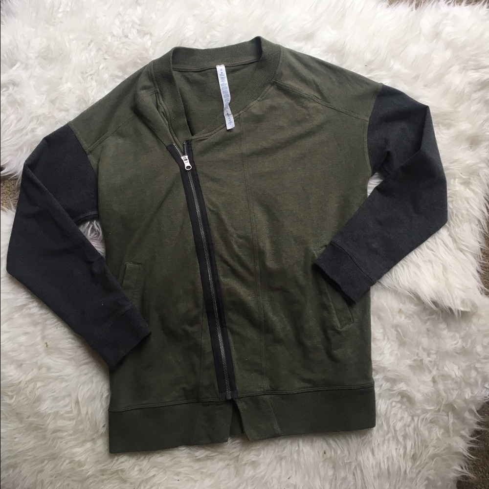 Lululemon Olive Mula Bundle Wrap jacket SZ 10 EUC!