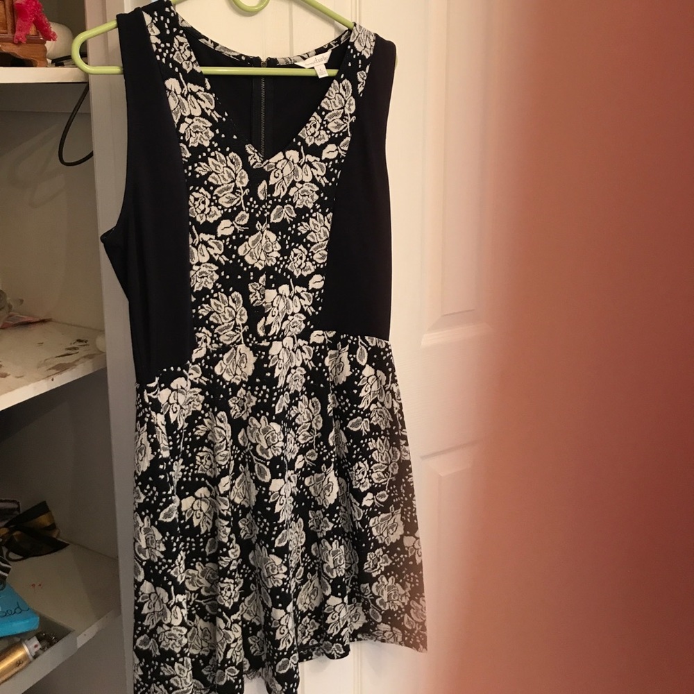 Black and White floral Charming Charlie dress