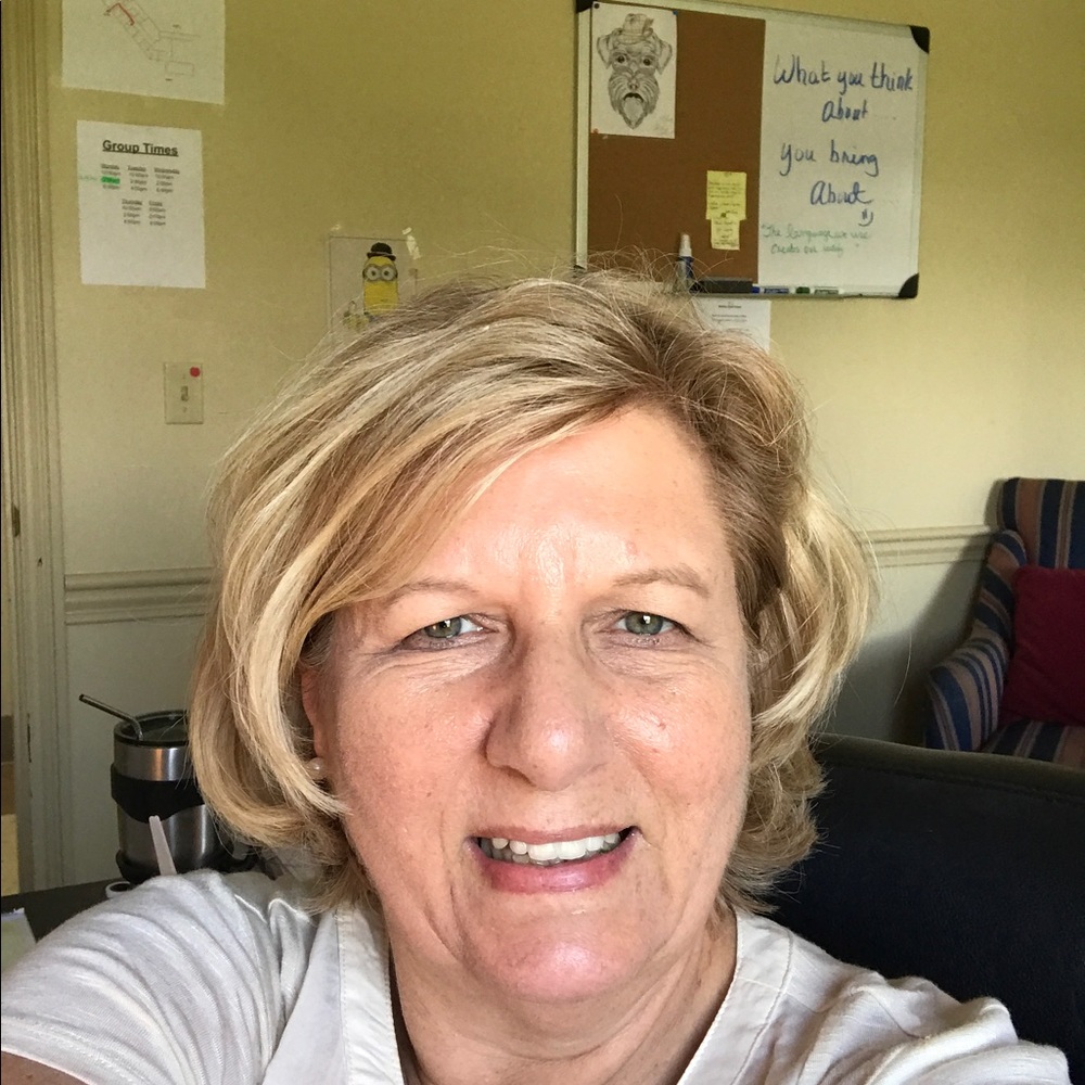 Meet your Posher, Maxine