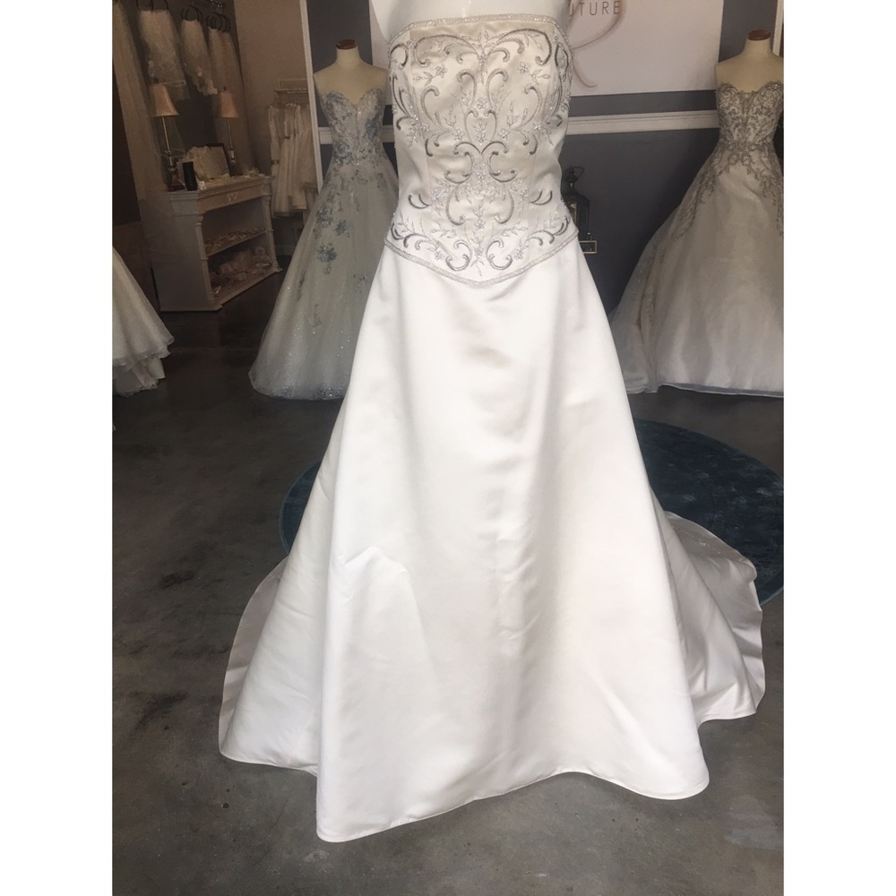 Michaelangelo Ivory Bridal Gown