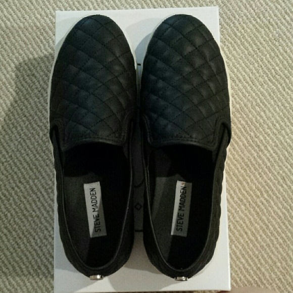 Steve Madden slip-ons - Picture 1 of 4