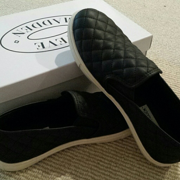 Steve Madden slip-ons - Picture 3 of 4