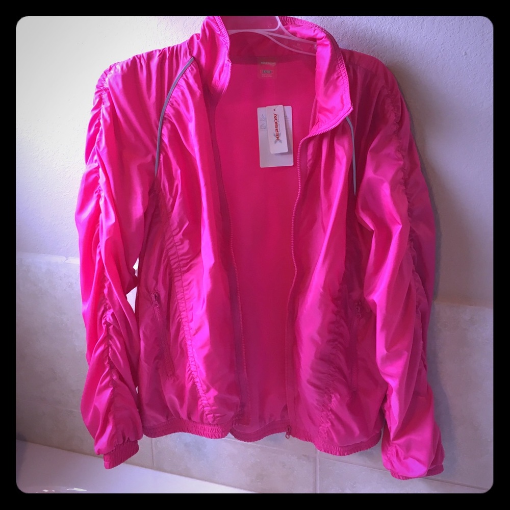 ***HOST PICK*** 👌🏻👍🏻😍Rain or running jacket