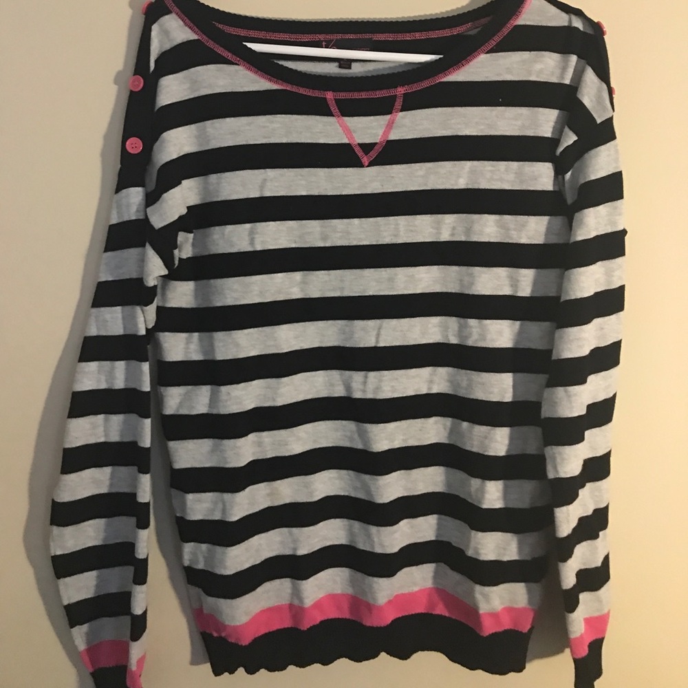 T/o sweater size L