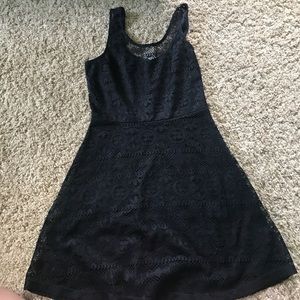 Super cute black dress!