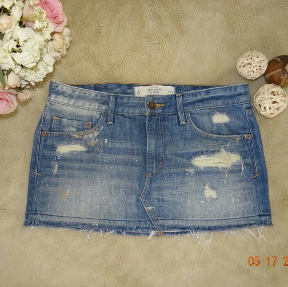 Abercrombie and Fitch Jean Skirt - Picture 1 of 4