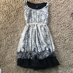Cute dress!