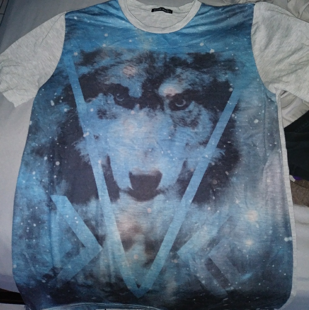 Wolf Graphic Tee
