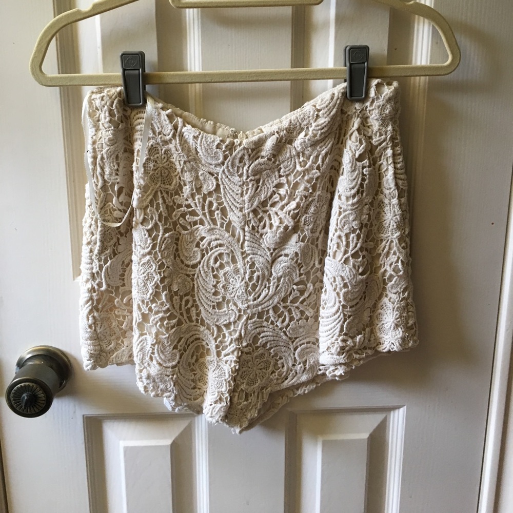 High waisted cream lace shorts