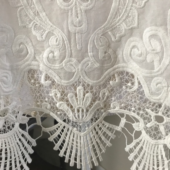 Tank Top - Elegant Cream Lace & Embroidery - Picture 2 of 4