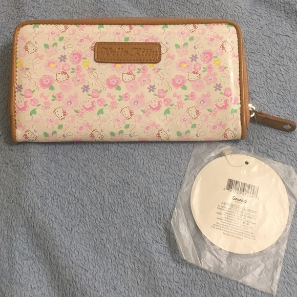 Authentic Hello Kitty wallet - Picture 2 of 3