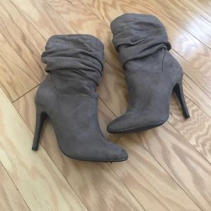 Forever 21 beige/cream heeled boots. Size 5.5
