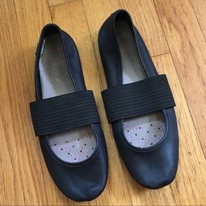Camper Women's Nina Flats w/ Strap in Black SZ 8
