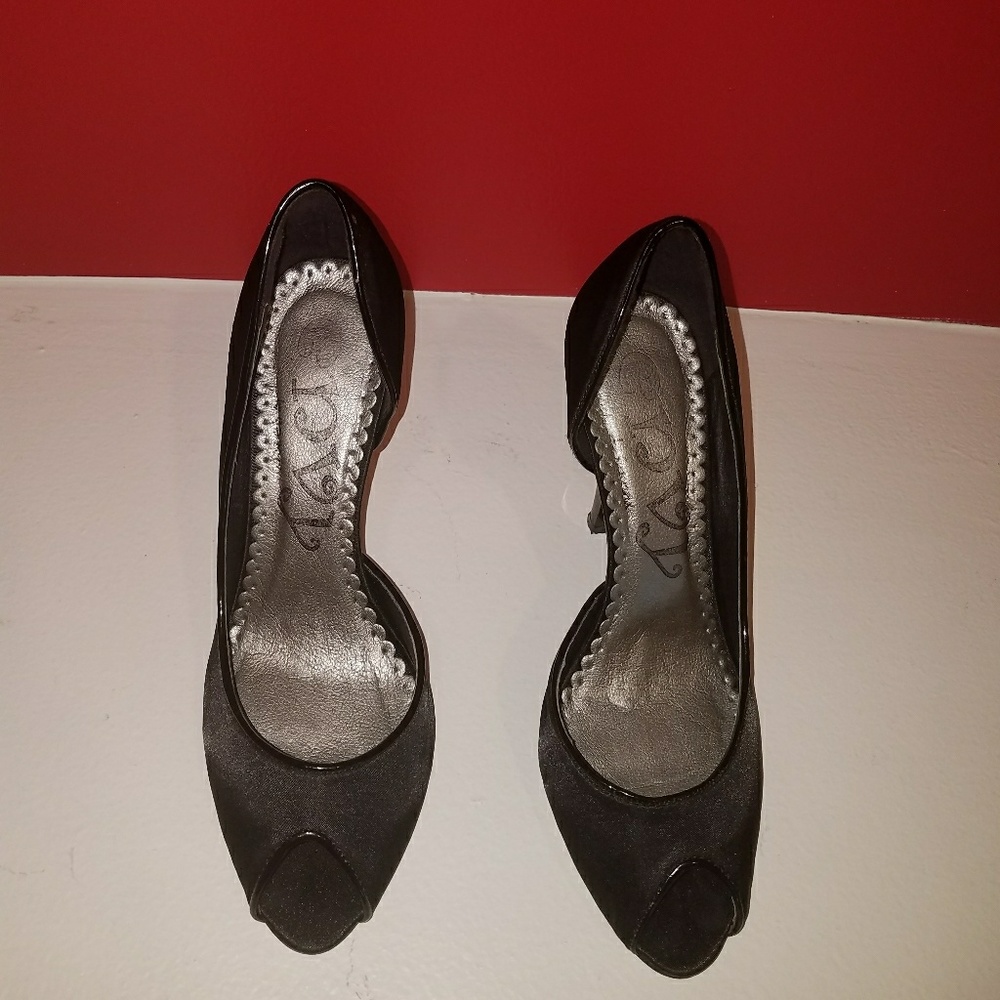 Classic Wedge-Like Satin Shoes