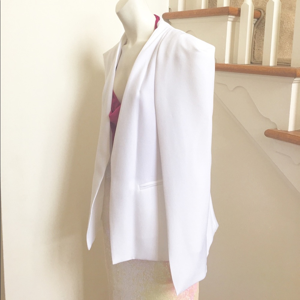 ❗️1 Left | Women's White Cape Blazer - Picture 5 of 8