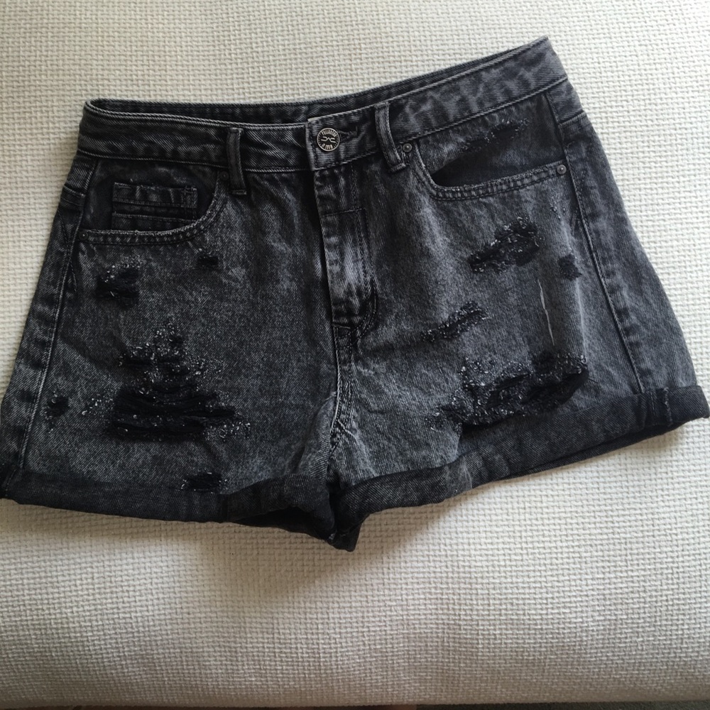 Pull & Bear Black High Waisted Shorts.