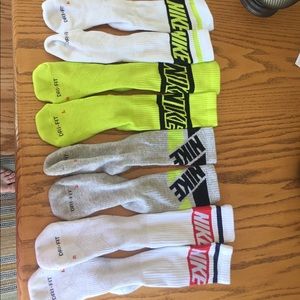4 pairs Nike Dri-Fit socks