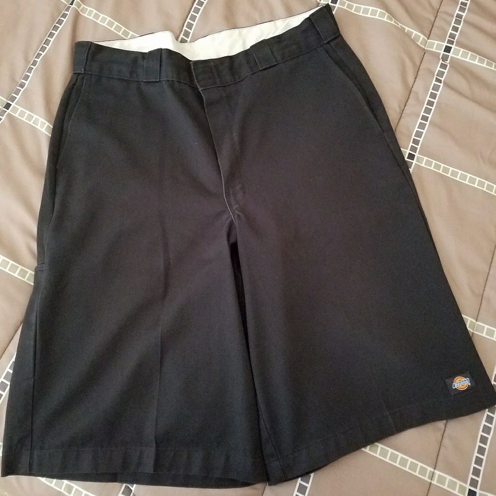 ! MEN'S DICKIES SHORTS SIZE 36 !