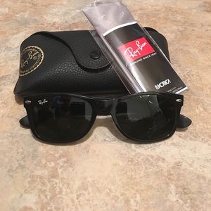 ⚡️Brand new, never worn- Ray Ban New Wayfarer!⚡️