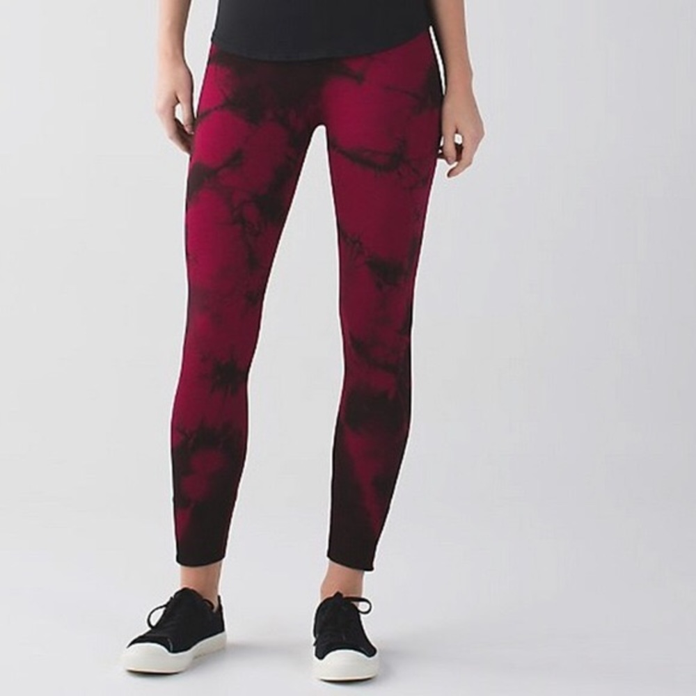 In the flow crop tie dye leggings