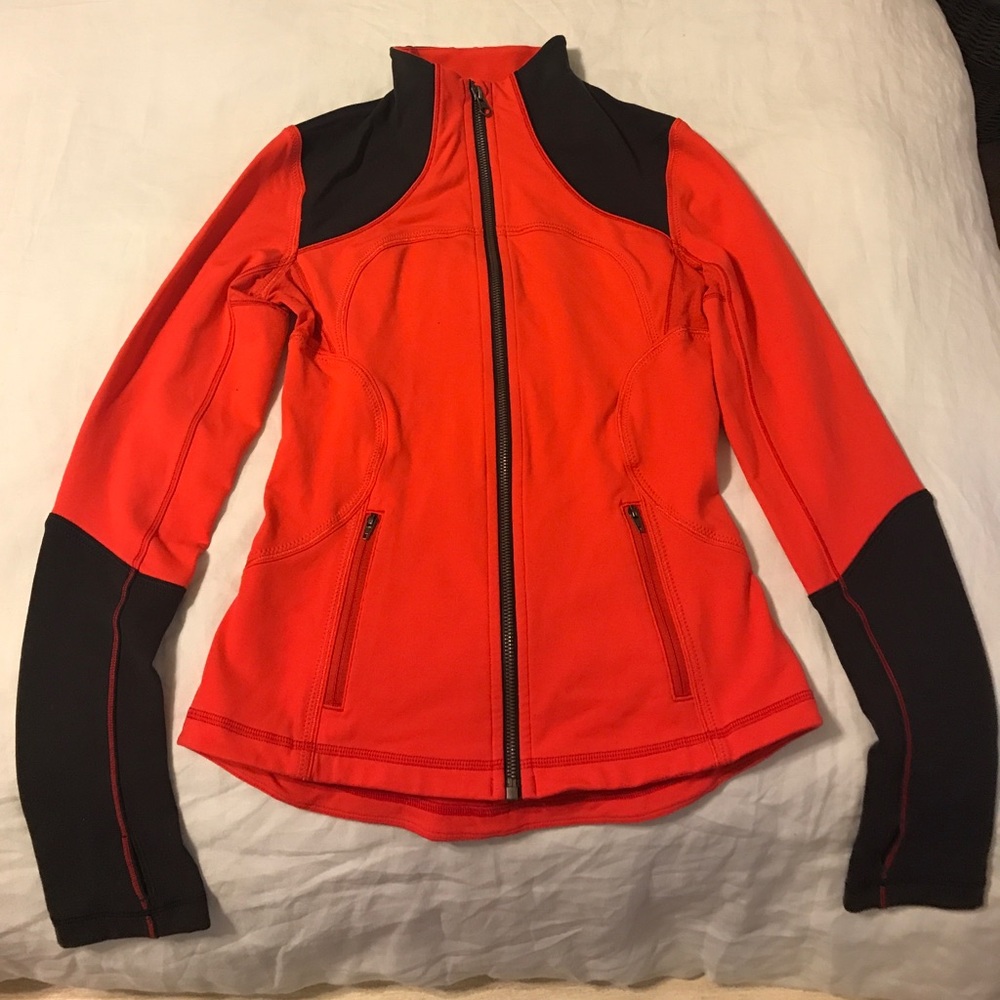 Lululemon zip up jacket size 4