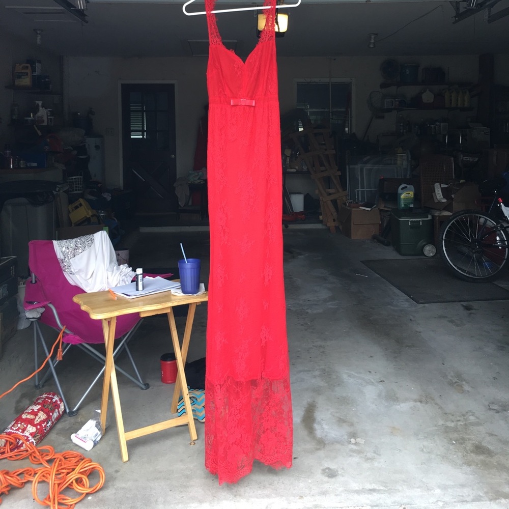 Red lace prom dress. MUST GO.