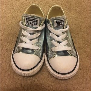 Converse size 7