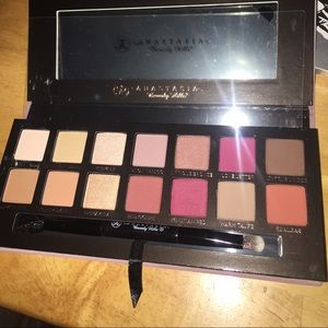 Modern Renaissance Palette