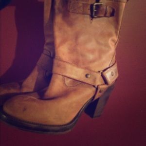 Steven Madden Tan boots size 9