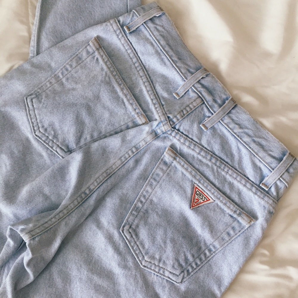 Vintage Light Wash Guess Jeans 🌻