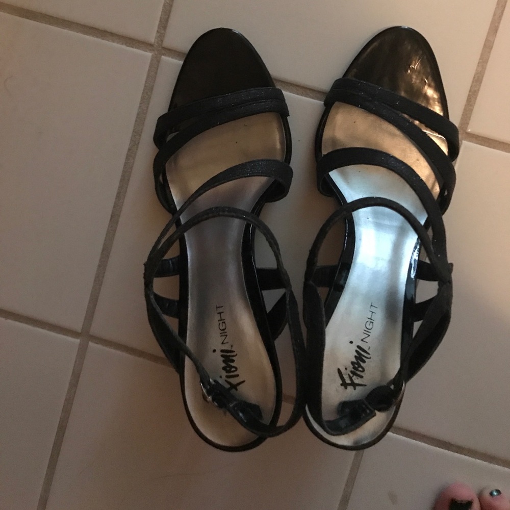 Gorgeous little black heels