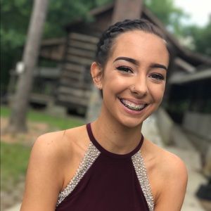 Meet your Posher, Hollie